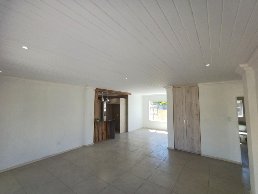 3 Bedroom Property for Sale in Palmiet Western Cape